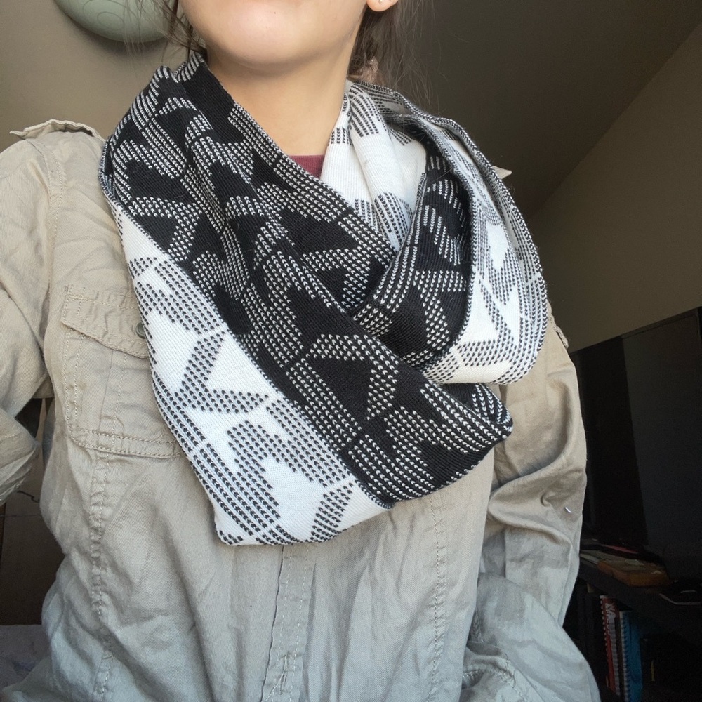 Black and White Cozy Michael Kors Scarf